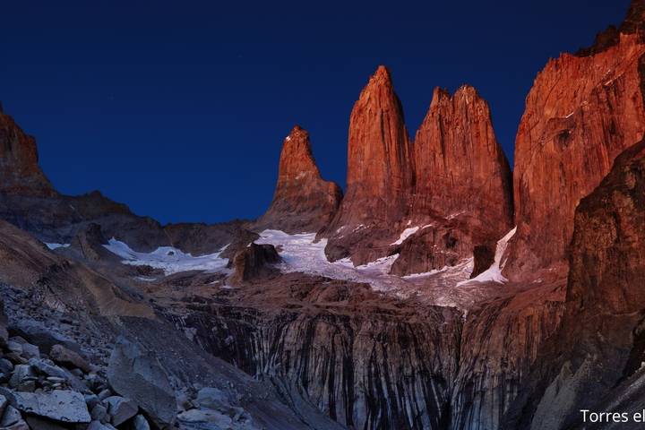 Image of a large mountain lake in North America